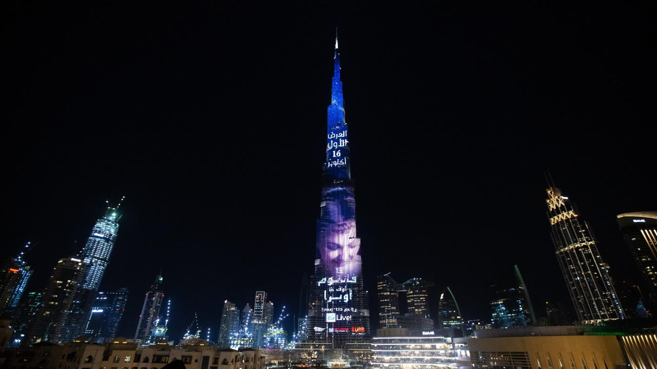 ذا فانتوم أوف ذا أوبرا تُضيء سماء دبي وتزيّن برج خليفة