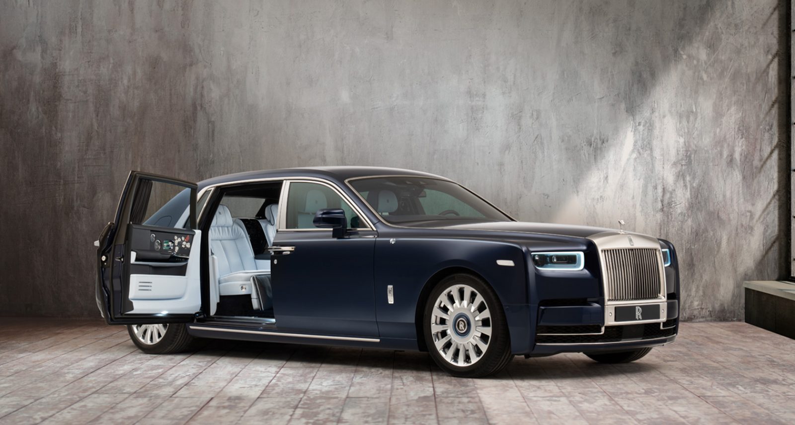 Rolls-Royce Launches Whispers, A Private Social Network for New Owners