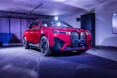 BMW LAUNCHES THEIR FIRST-EVER ELECTRIC SUV, THE IX, IN THE MIDDLE EAST